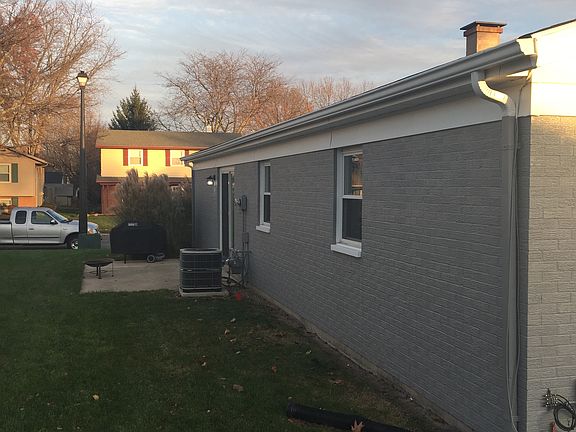 4th image of 1800 Carol Dr