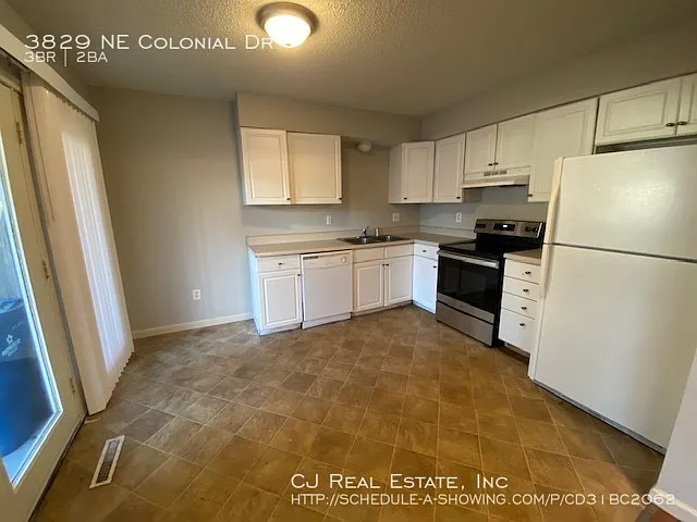 3 bed, 1.5 bath, $1,325 — Photo 4