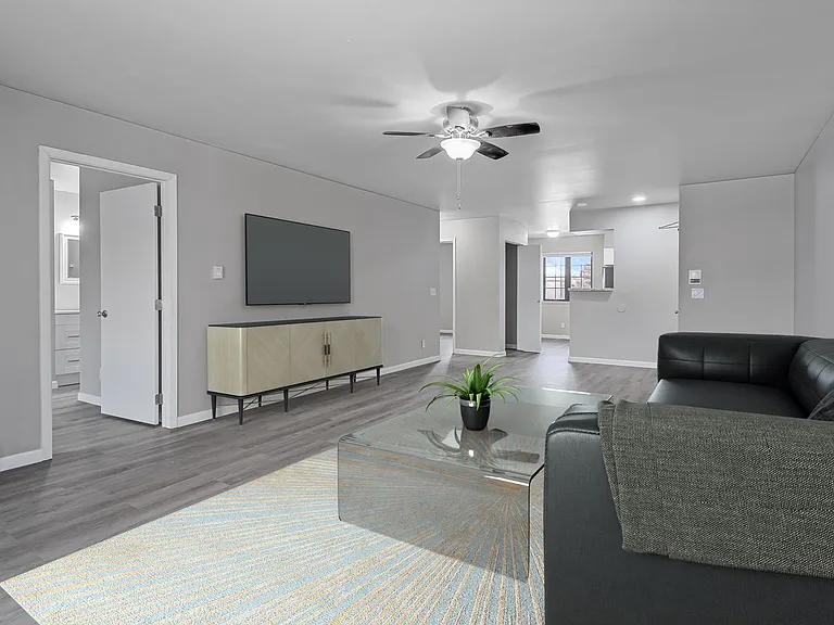 410 Fox Shores Dr — Photo 5
