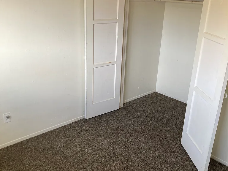 1002 E Navajo St — Photo 7