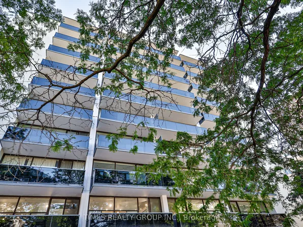 15 Walmer Rd, Toronto, ON