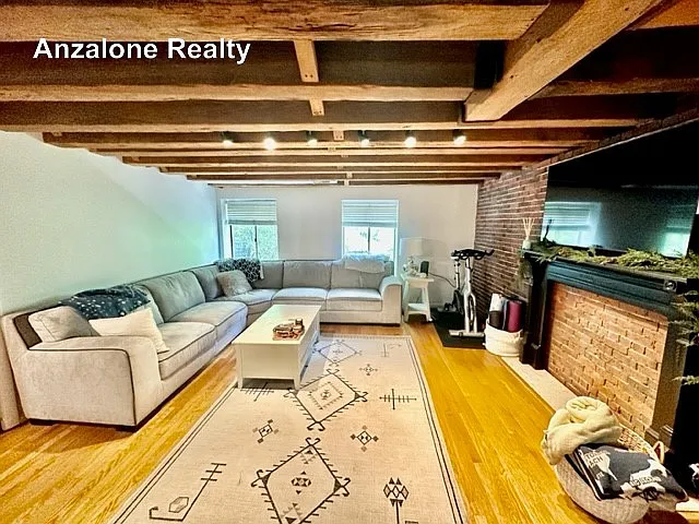 102 Commercial St #5 — Photo 15
