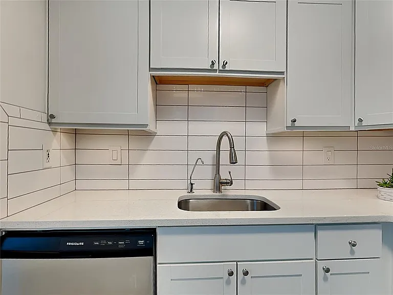 902 S Bruce St #B — Photo 10