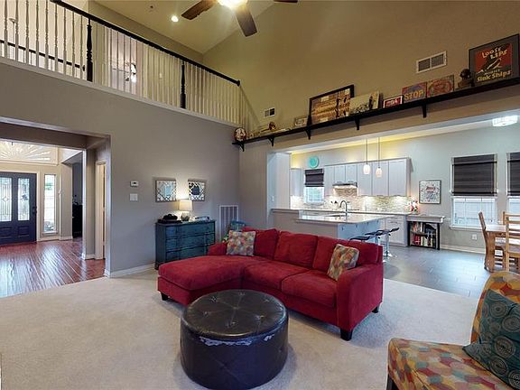 3rd image of 6717 Lynch Ln