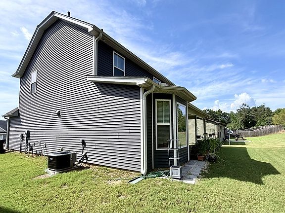 4th image of 207 Freehold Way