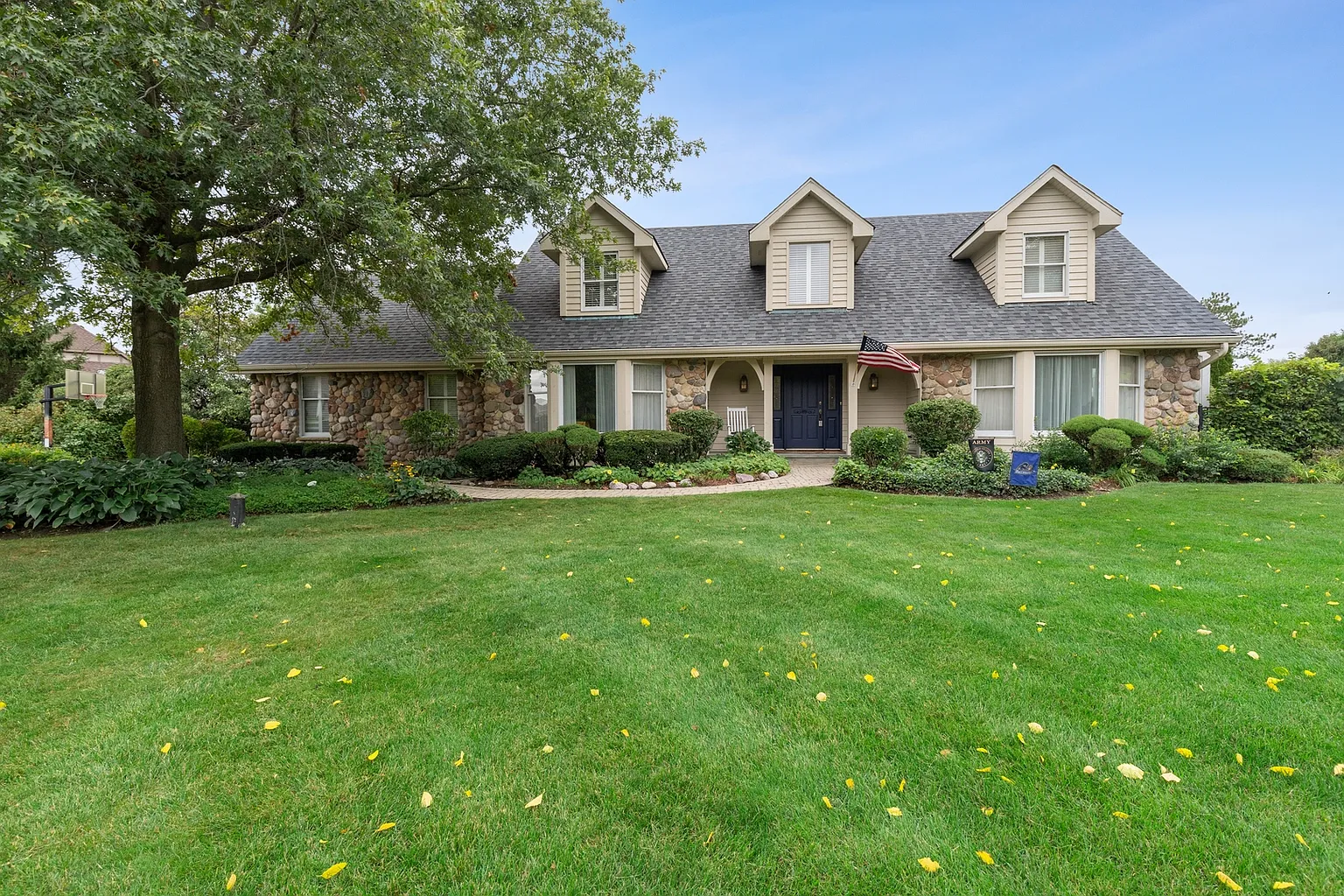 5511 River Park Dr photo 1