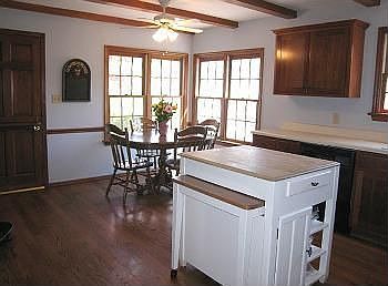 4th image of 8910 Burntoak Dr