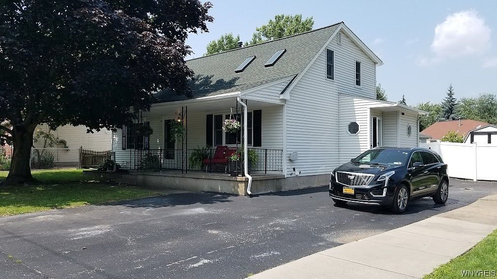 10328 Cayuga Dr, Niagara Falls, NY 14304 Zillow