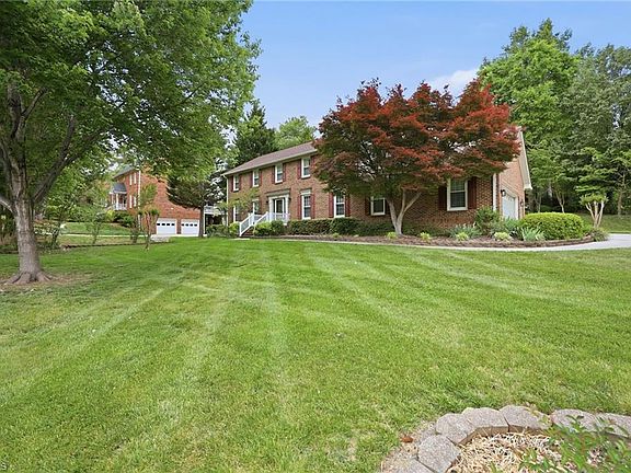 2nd image of 113 Brookberry Dr