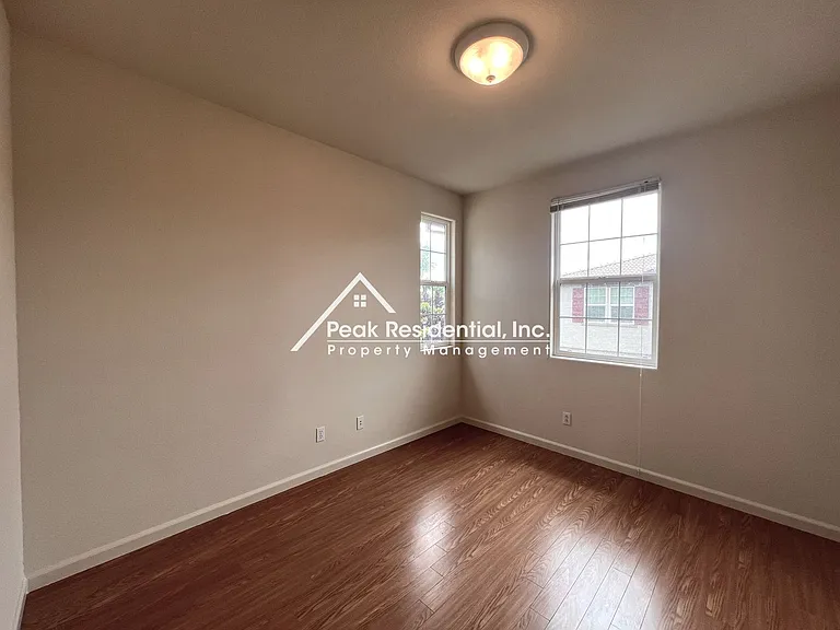 882 Bullion Ln — Photo 18