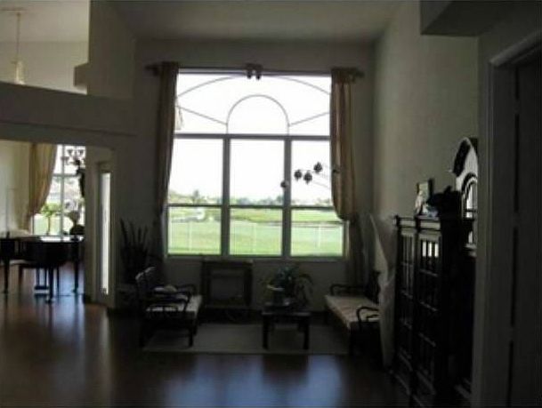 2nd image of 8167 N Savannah Cir