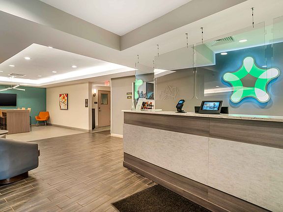 Lobby and Guest Check-in