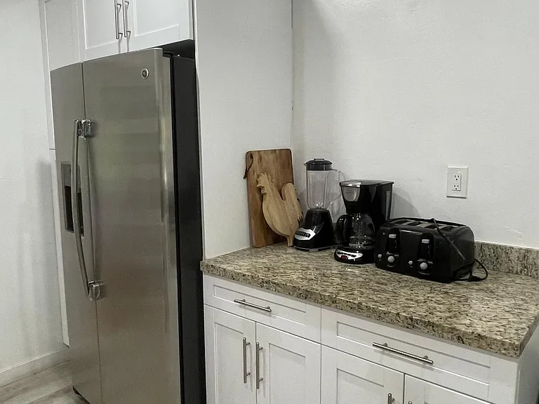 851 NW 14th Ct — Photo 6