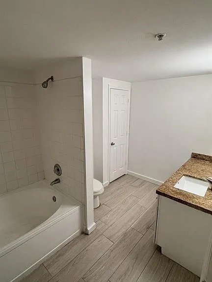 201 SW 116th Ave #108 — Photo 3