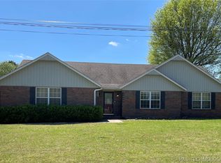 1408 SE 13th St, Wagoner, OK 74467
