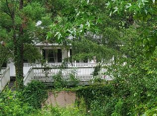 541 Londonberry Rd NW, Atlanta, GA 30327