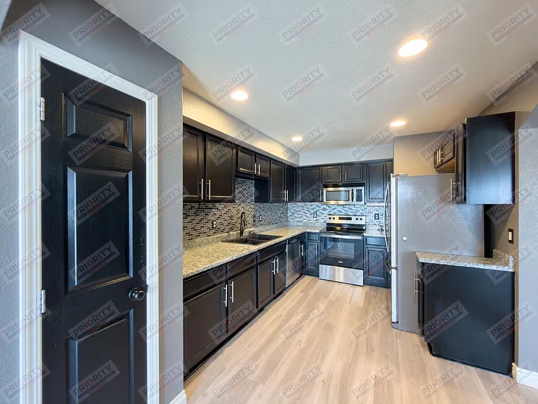 3301 Quacker Ave — Photo 7