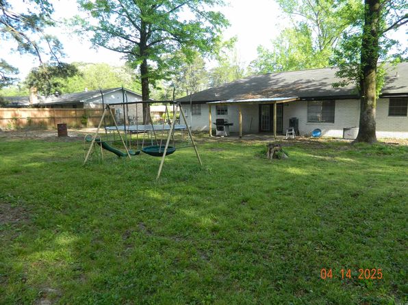 2701 Lynwood Dr, Arkadelphia, AR 71923