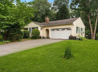 22 Carillon Cir, Easthampton, MA 01027