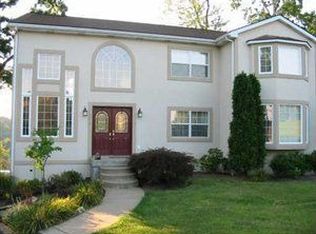 112 Aragon Pl, Finleyville, PA 15332