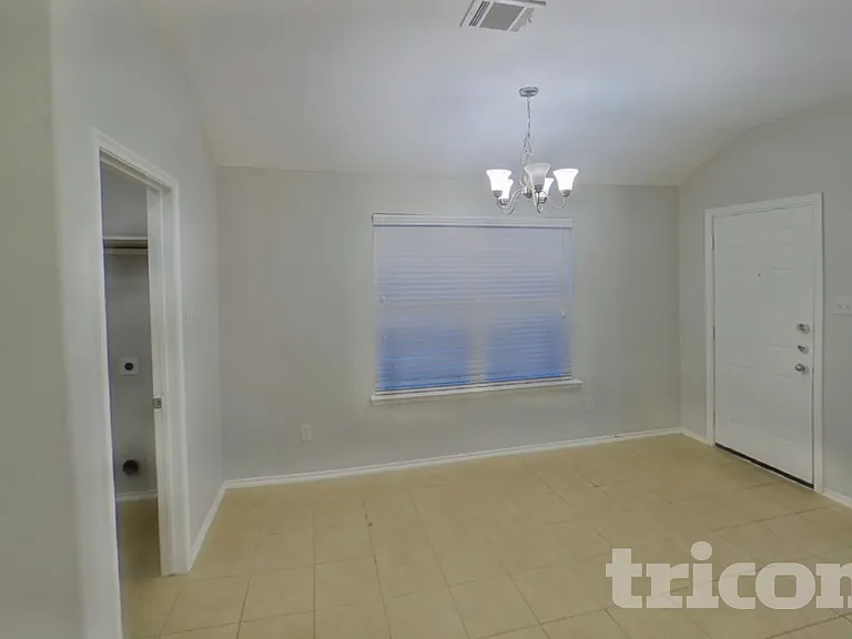 1812 Fairbanks Dr — Photo 6