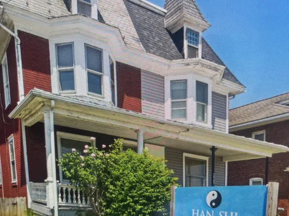 2029 Penn Ave, West Lawn, PA 19609