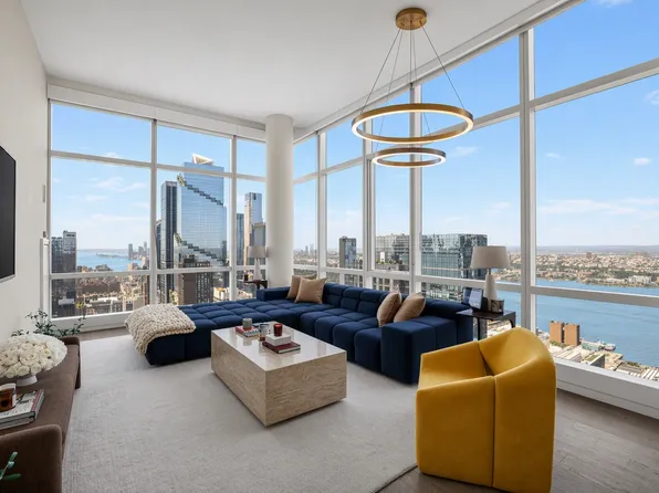460 West 42nd Street image 1 of 10