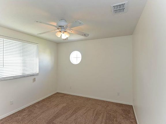 3rd image of 2682 Hawthorne Ln