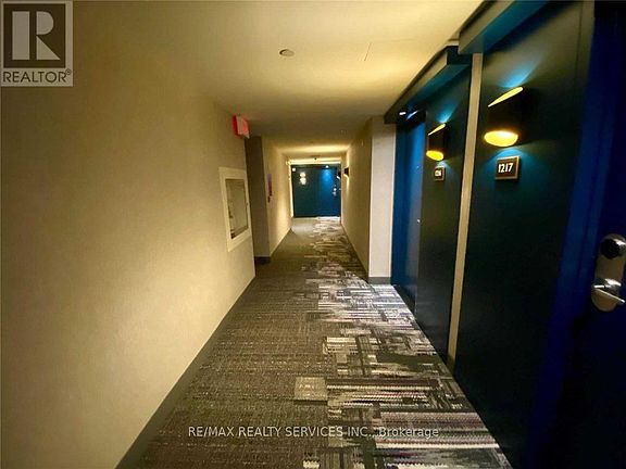 3rd image of 200 Victoria St #1215