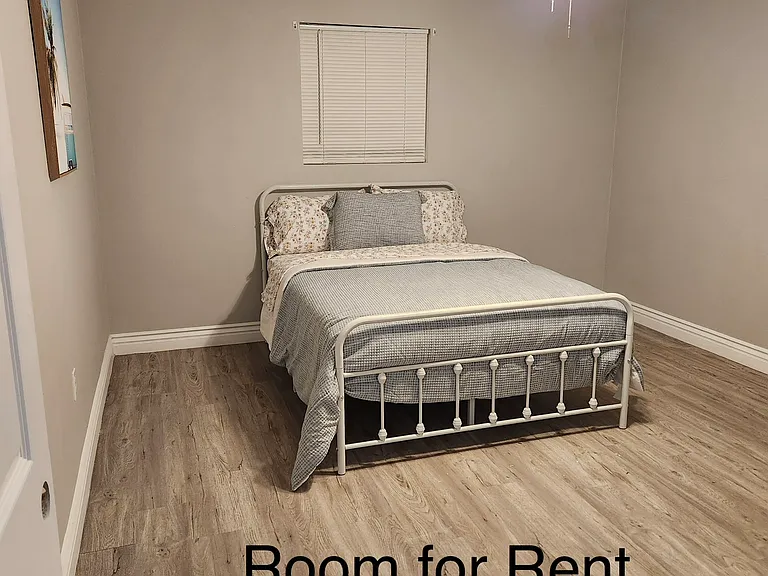 1213 Dawn St #2 — Photo 2