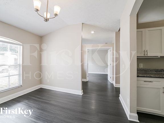 5th image of 9812 Cristina Dr