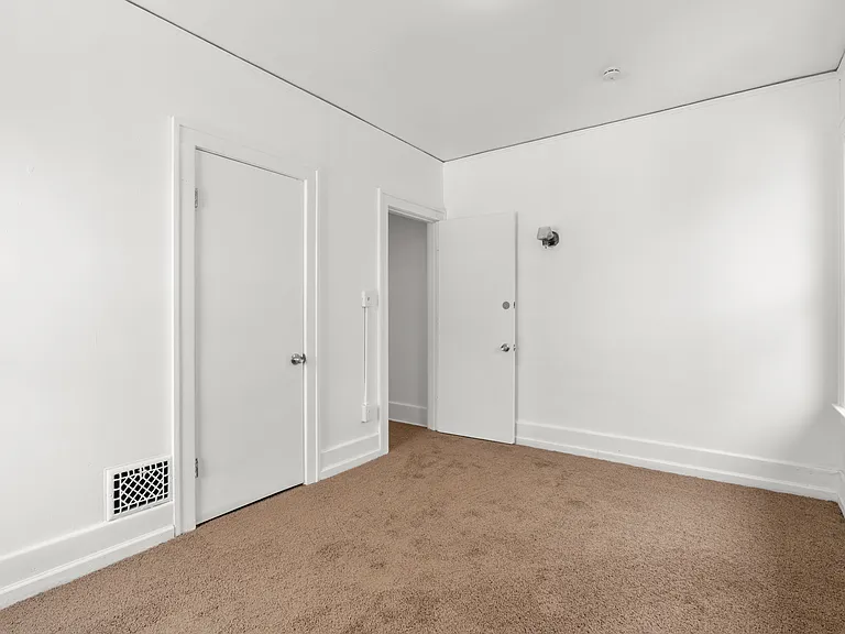 3241 Clairmount St — Photo 9