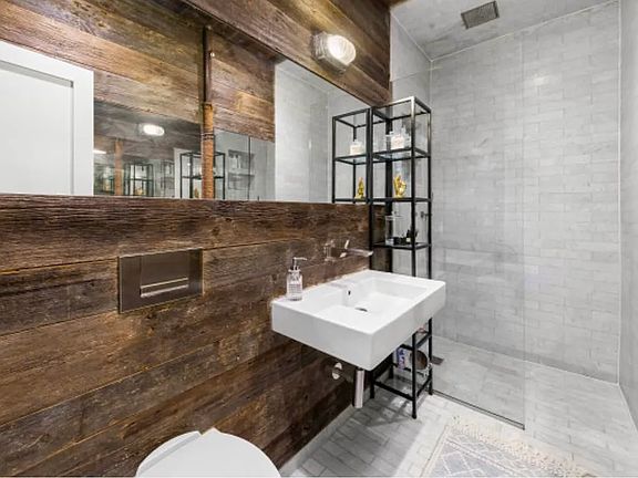 5th image of 11 Charlton St APT 5A