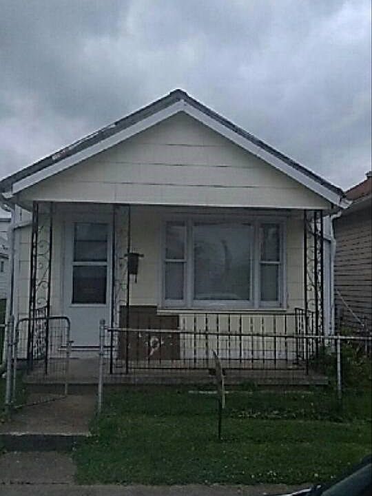 1st image of 419 Pelham St