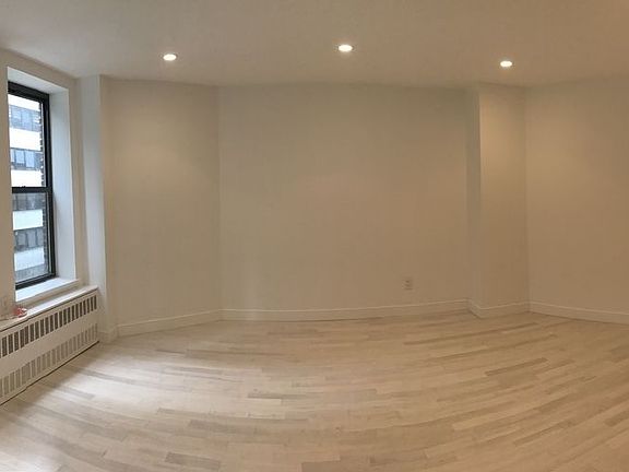 3rd image of 114 E 40th St APT 8C