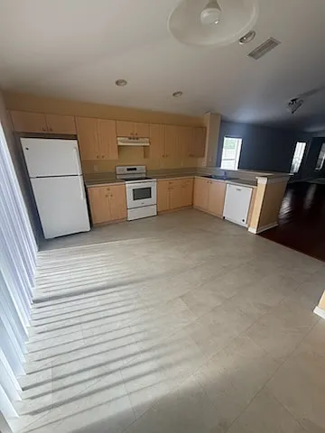 3 bed, 1530 sqft, $2,200 — Photo 3