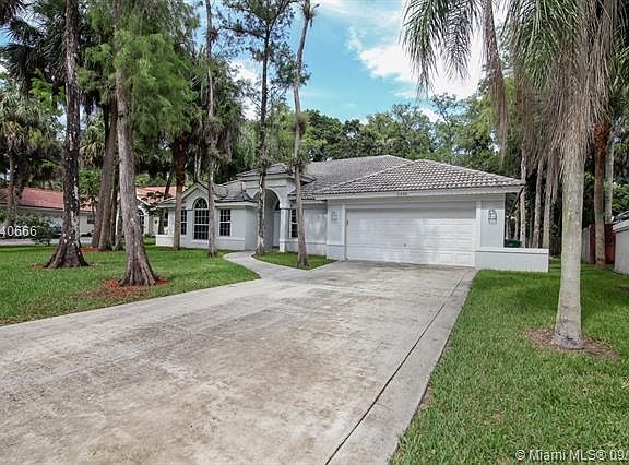 4th image of 4926 NW 67th Ave