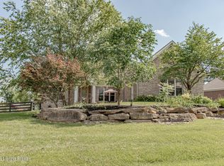 3049 Fallen Wood Ln, La Grange, KY 40031