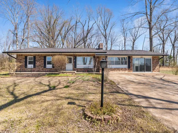 1821 Fuller St, Mountain Home, AR 72653