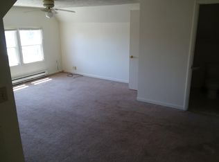 203 5th Ave APT 3, Rochelle, IL 61068