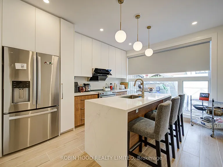 124 Robert St — Photo 8