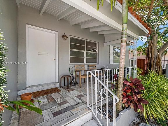 3rd image of 8851 Hawthorne Ave