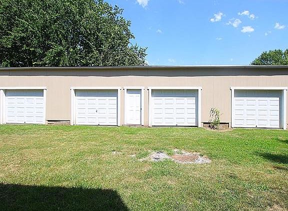 5th image of 1403 N River Blvd