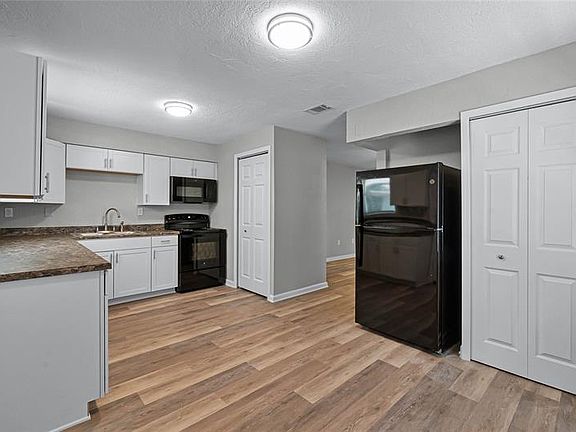 4th image of 2131 NE 7th Ave