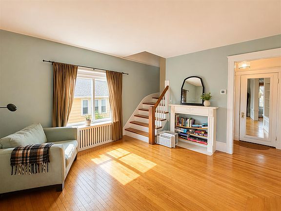 4th image of 33 Chetwynd Rd #1