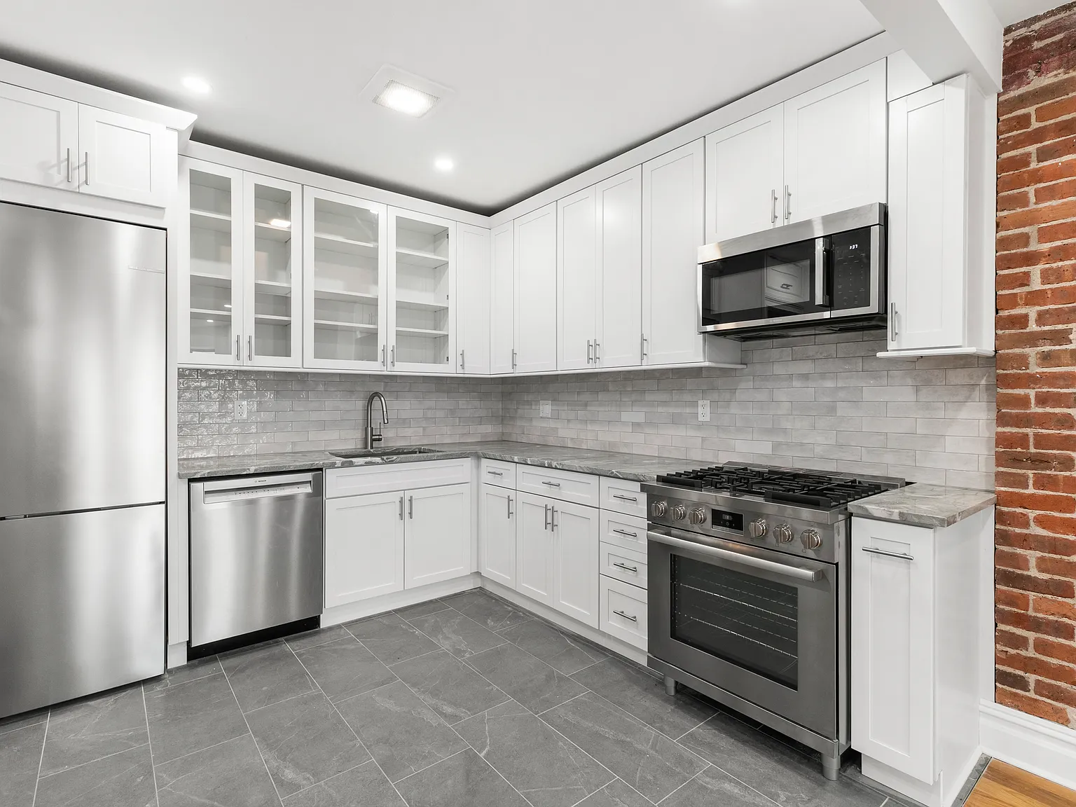 372 Clinton Avenue — Photo 1