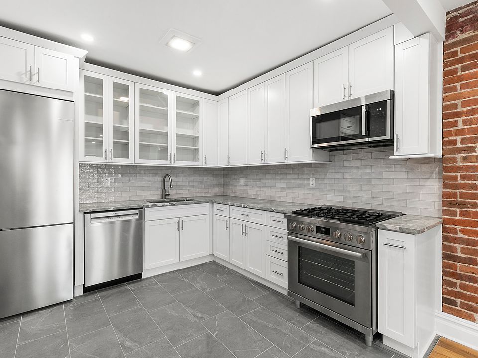1st image of 372 Clinton Ave #6