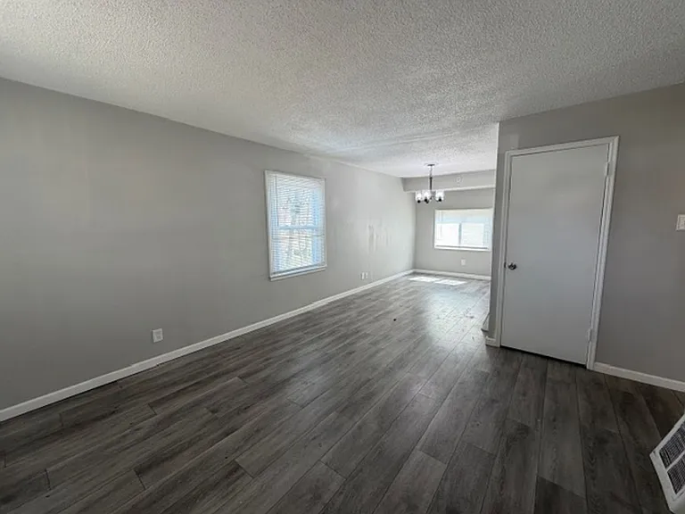 308 Lanark Rd — Photo 6