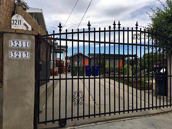5th image of 3211 Carlyle St