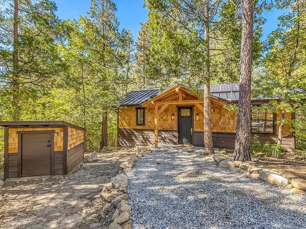 54620 N Circle Dr, Idyllwild, CA 92549